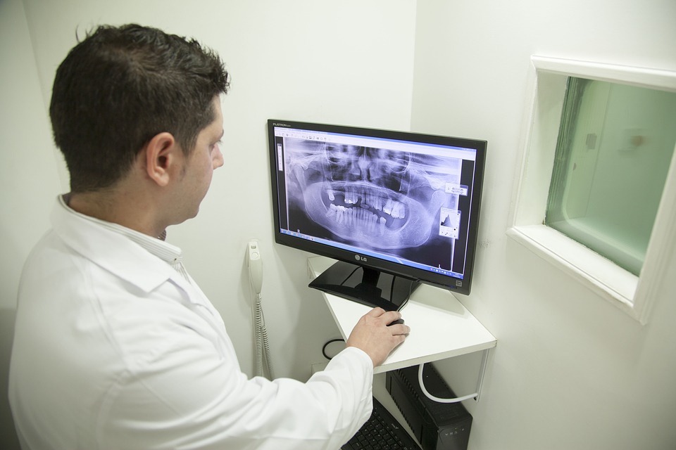 jaw surgeon